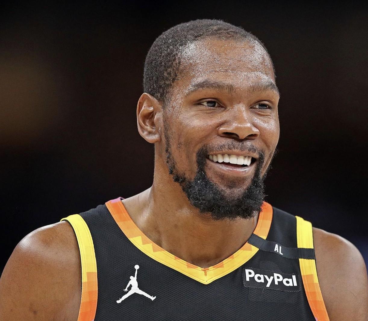 美媒：杜兰特秘密支付9岁女童脑瘤手术费，数月后才被医院公开善举